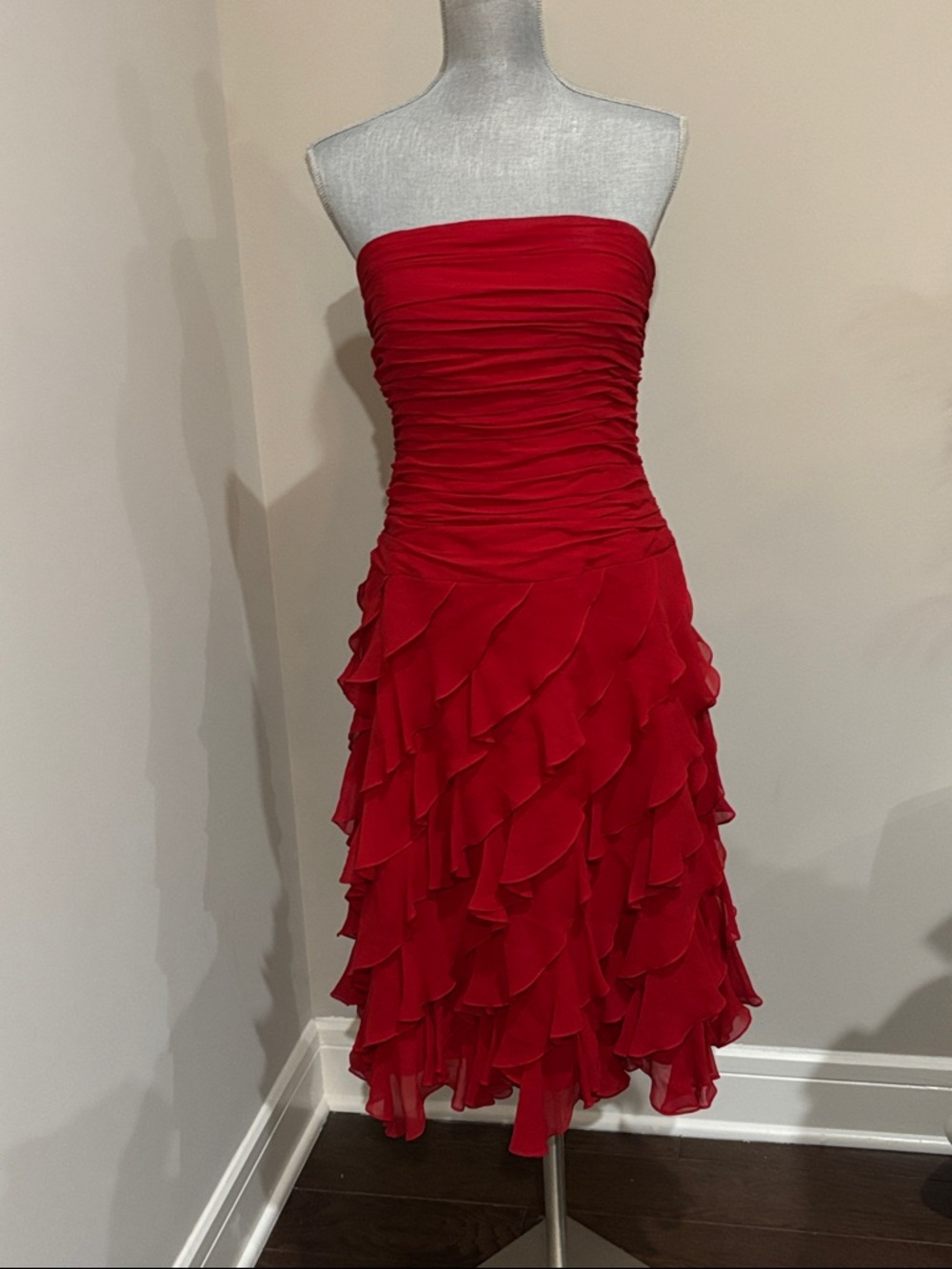 Kay Unger 100% Silk Strapless Red Ruffled Cocktail Dress size 6